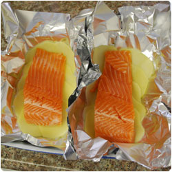 Salmone al Cartoccio - Foil-Baked Salmon with Potato - International Cooking Blog