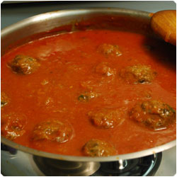 Meatballs in Tomato Sauce - International Cooking blog
