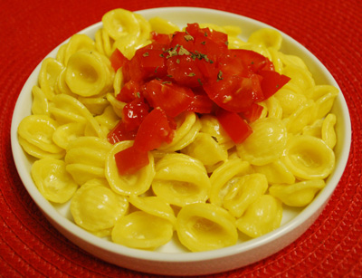 Pasta with safran and tomatoes - The International Cooking Blog