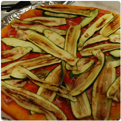 The International Cooking Blog - Pizza shallot and zucchini